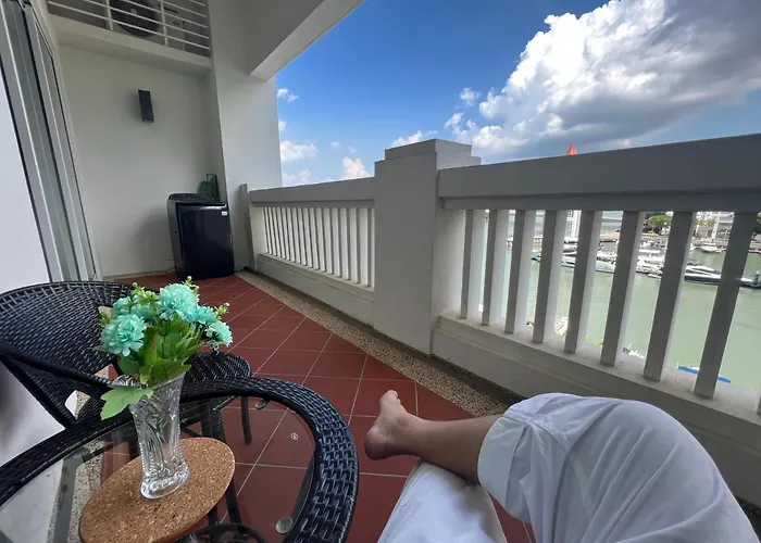 2Beds Seaview Straits Quay Comes With Carpark And Hothub