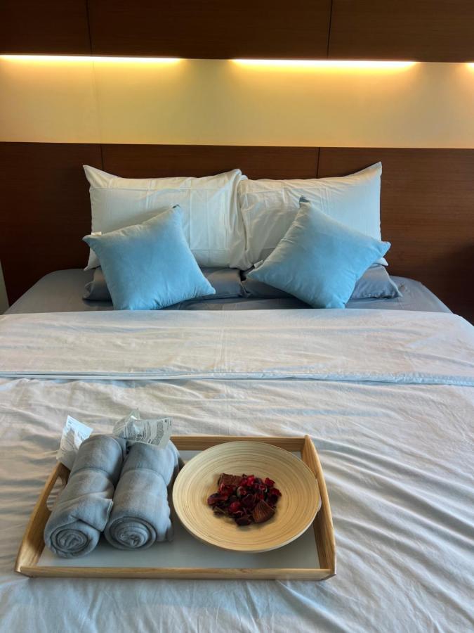 2beds Seaview Straits Quay Comes With Carpark And Hothub Apartemen