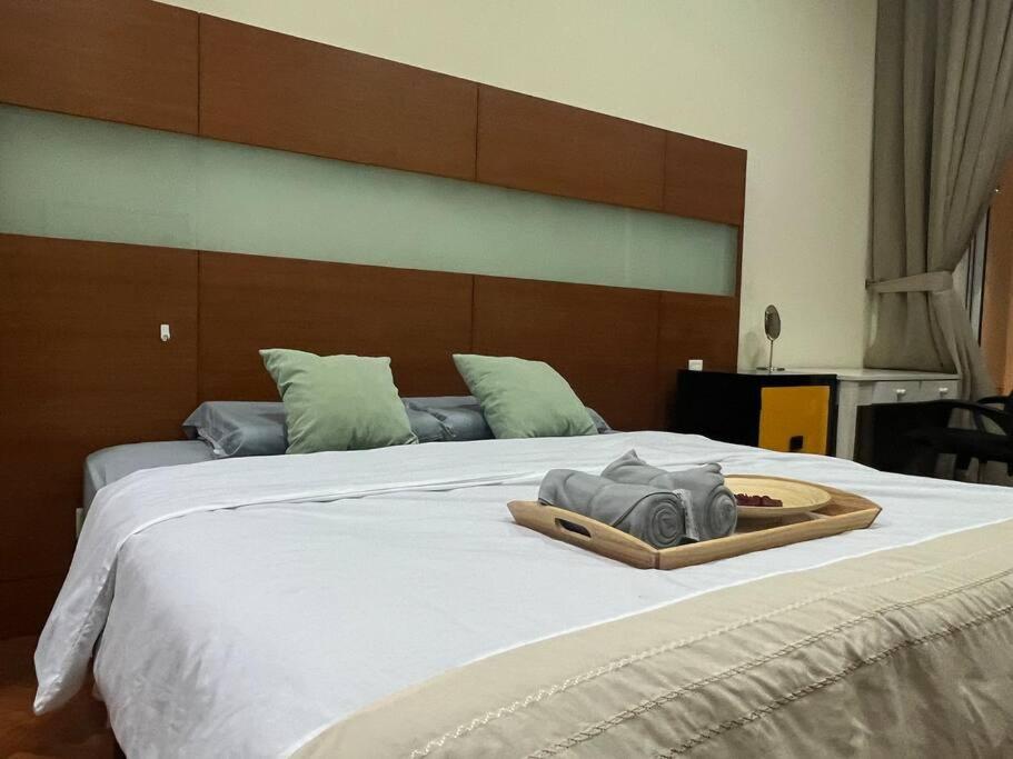 2beds Seaview Straits Quay Comes With Carpark And Hothub Apartemen *